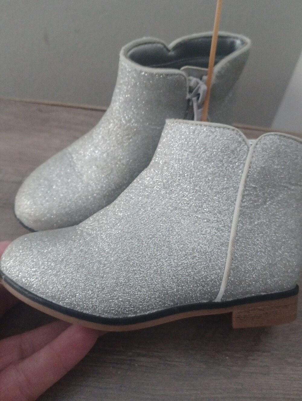 Cat & Jack Silver Sparkle Boots Sz 7 Toddler $10/4.99 Shipping